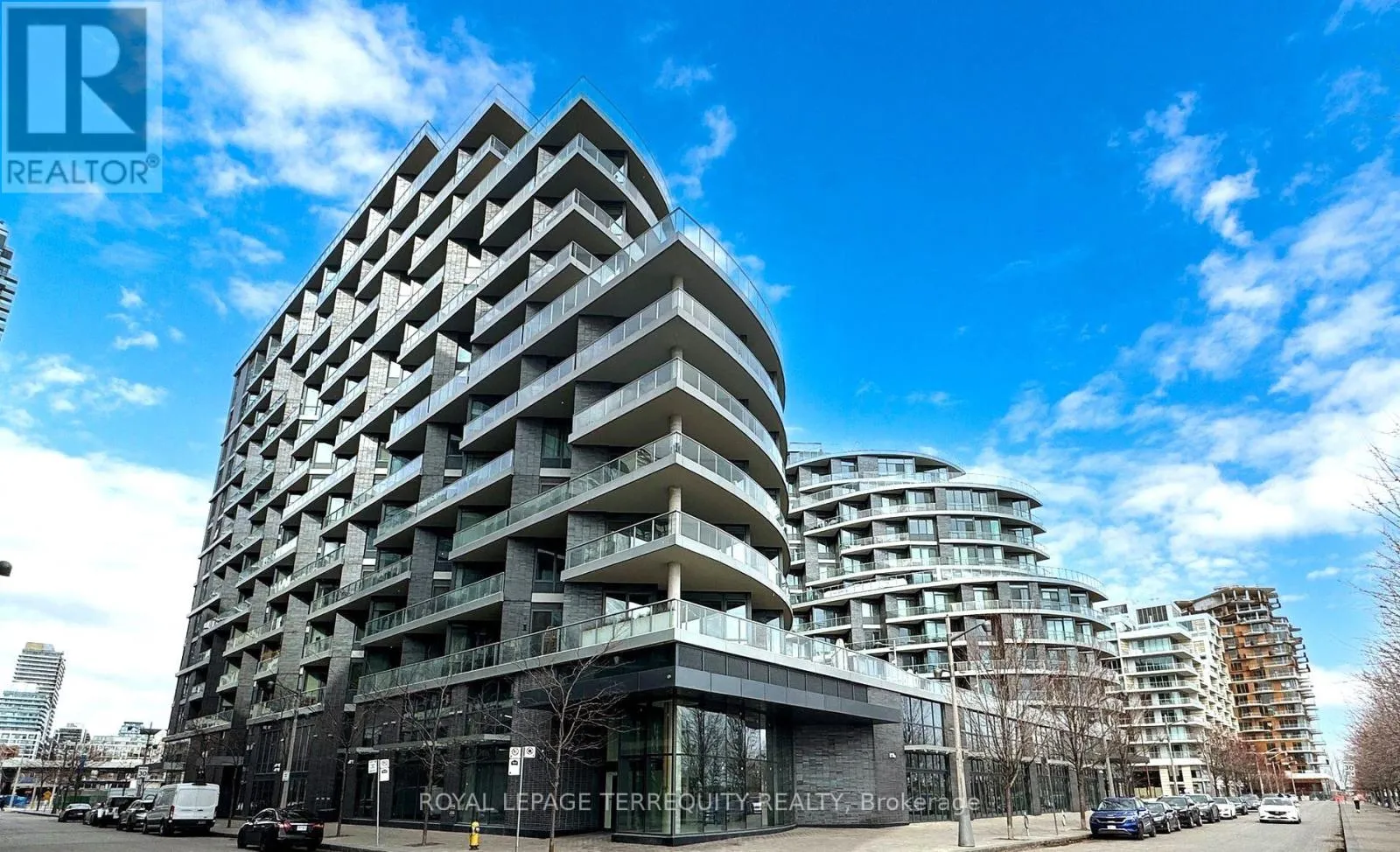 Apartment for rent: 307 - 1 Edgewater Drive, Toronto, Ontario M5A 0L1