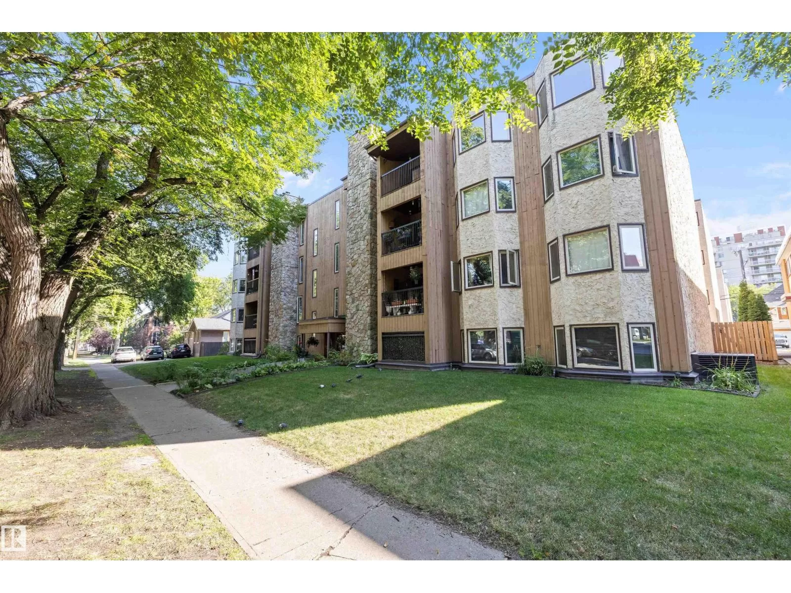 Apartment for rent: #307 10171 119 St Nw, Edmonton, Alberta T5K 1Z1