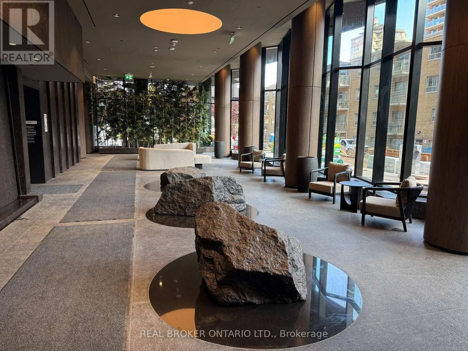 Apartment for rent: 307 - 110 Broadway Avenue, Toronto, Ontario M4P 1V7