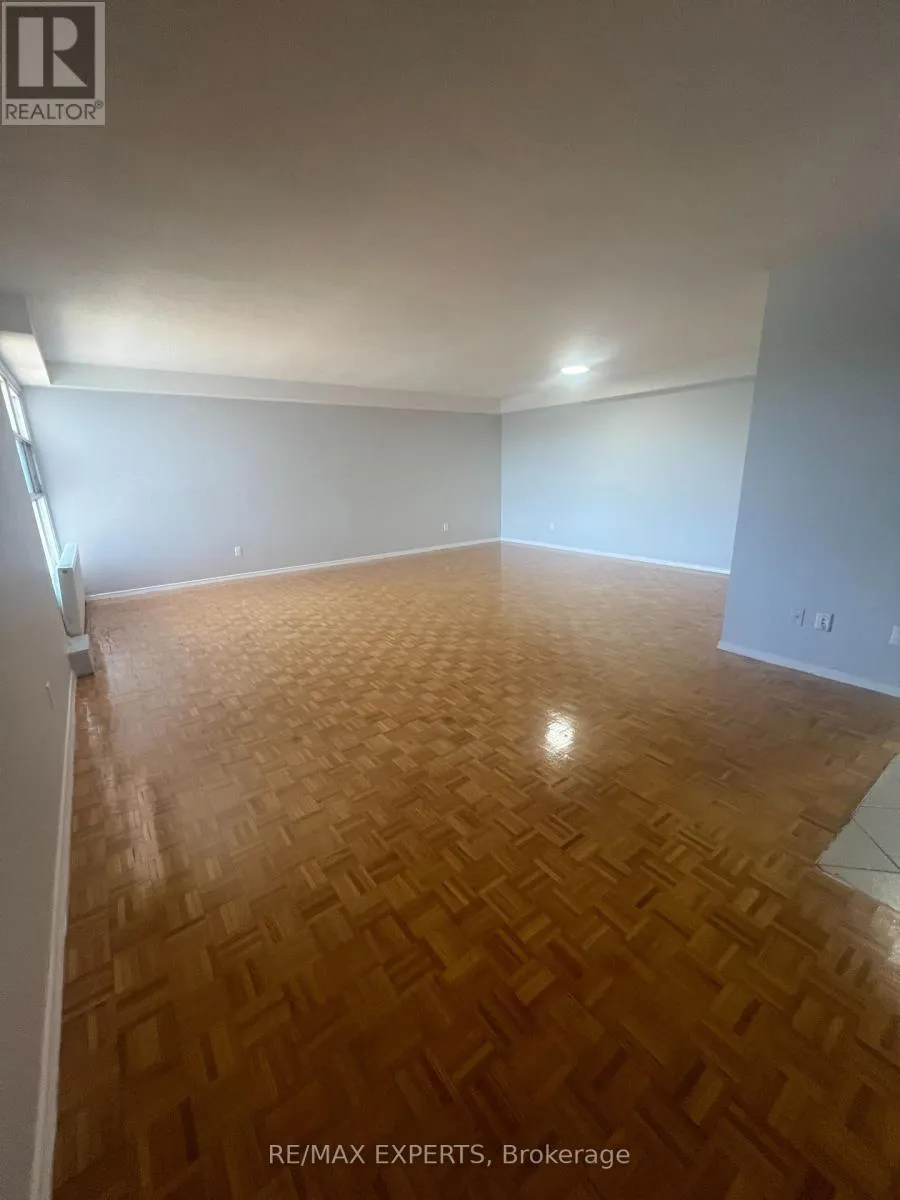 Other for rent: 307 - 123 Bloor Street W, Oshawa, Ontario L1J 1P5