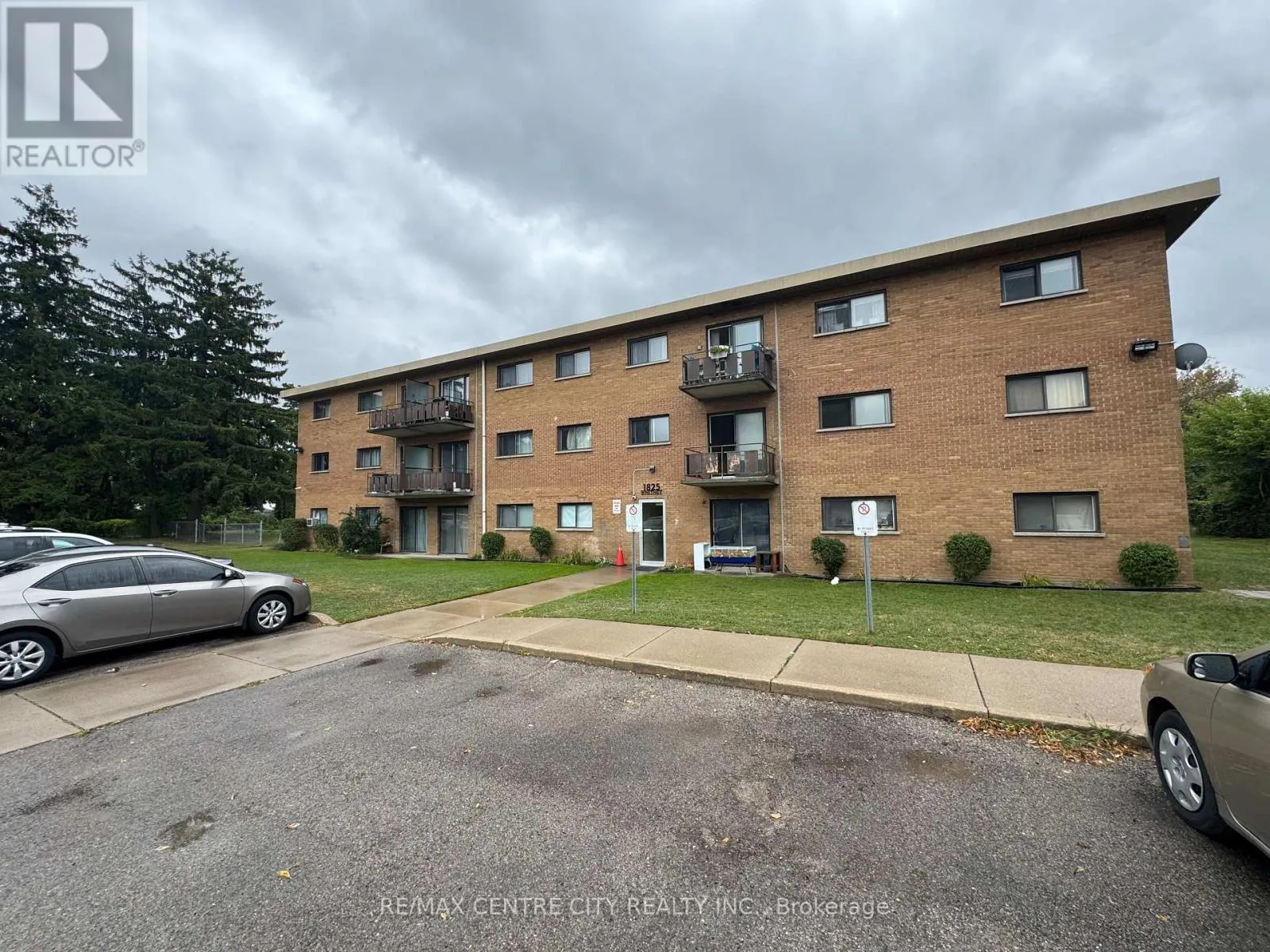 Apartment for rent: 307 - 1825 Whitney Street, London East, Ontario N5W 2W3