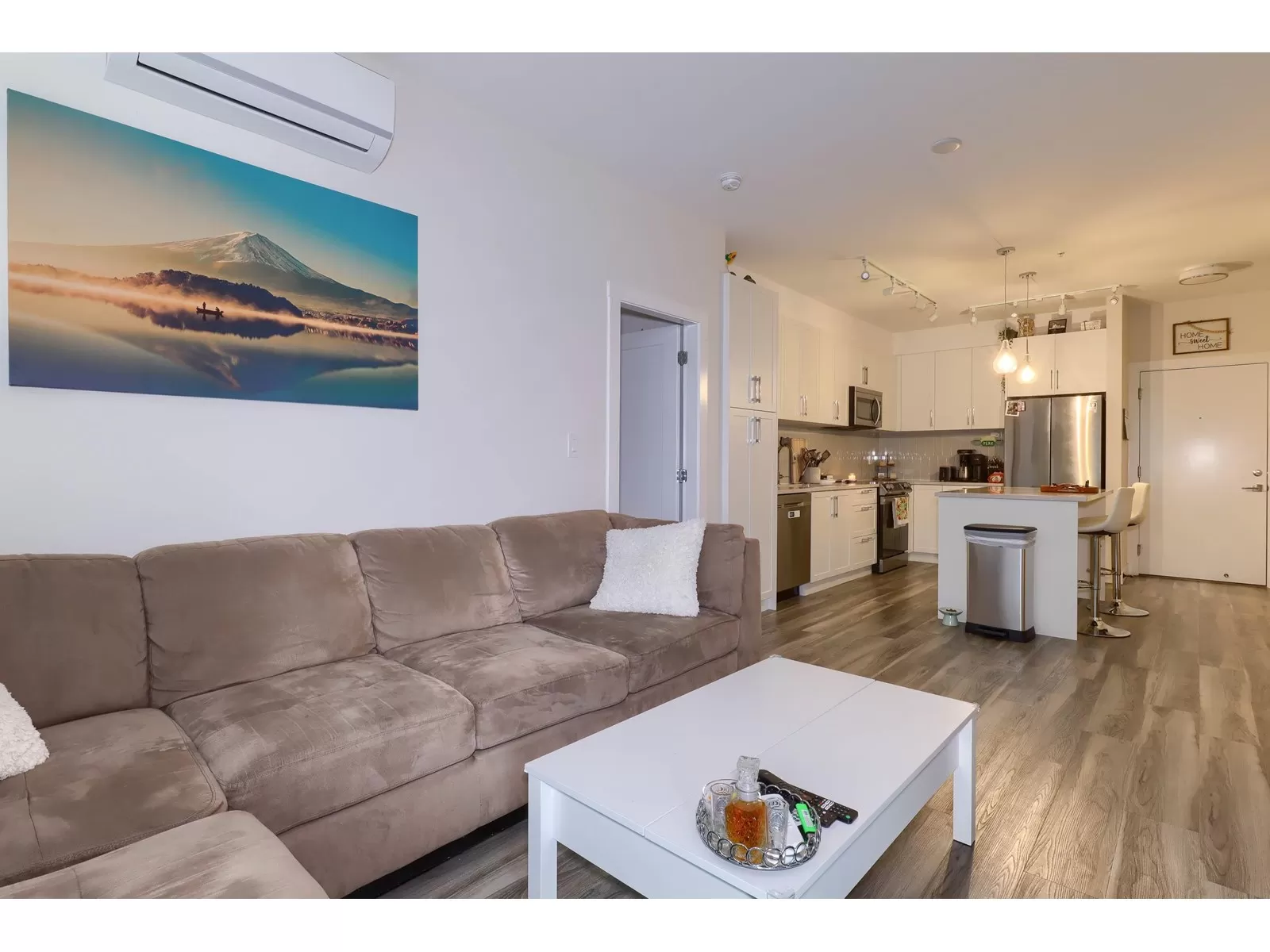 Apartment for rent: 307 20356 72b Avenue, Langley, British Columbia V2Y 4J9