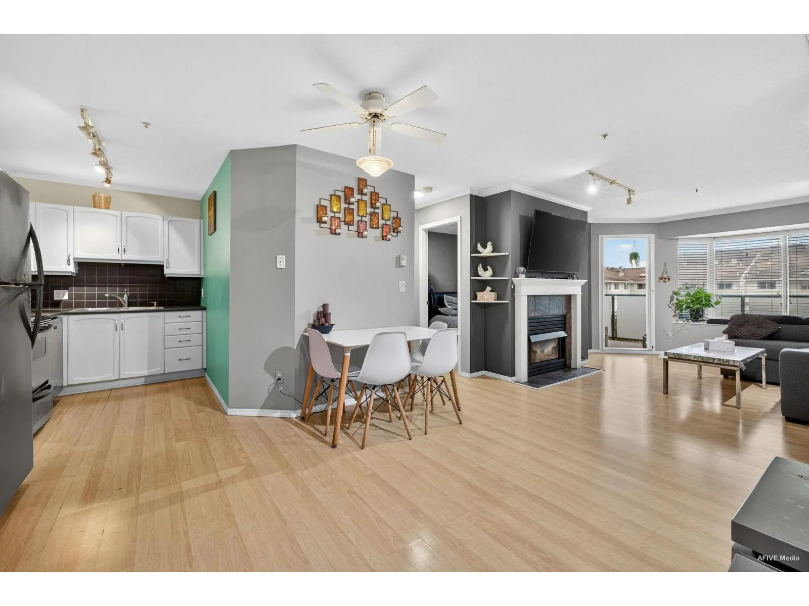 Apartment for rent: 307 2958 Trethewey Street, Abbotsford, British Columbia V2T 6P6