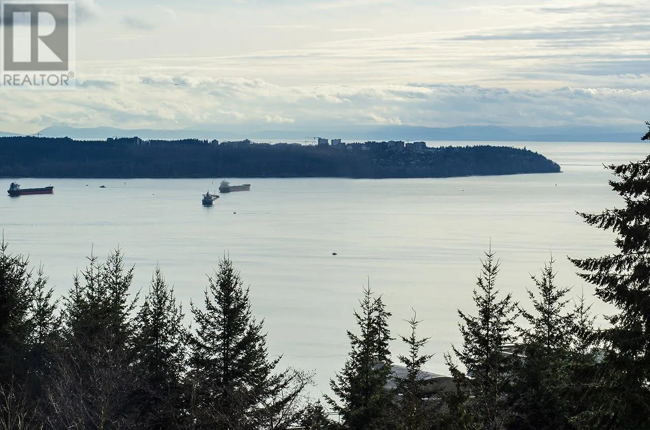 Apartment for rent: 307 3101 Burfield Place, West Vancouver, British Columbia V7S 0B8