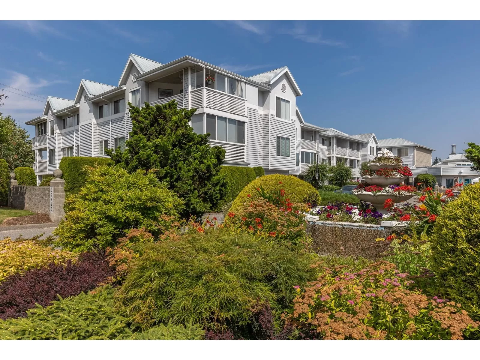 Apartment for rent: 307 32823 Landeau Place, Abbotsford, British Columbia V2S 6S6