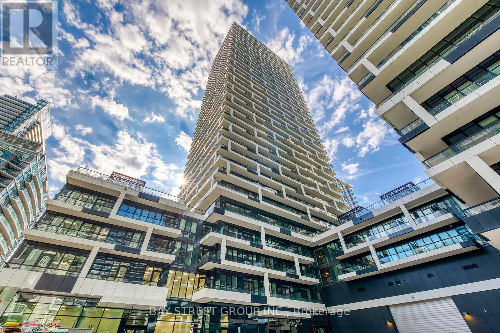 Apartment for rent: 307 - 65 Broadway Avenue, Toronto, Ontario M4P 1T9