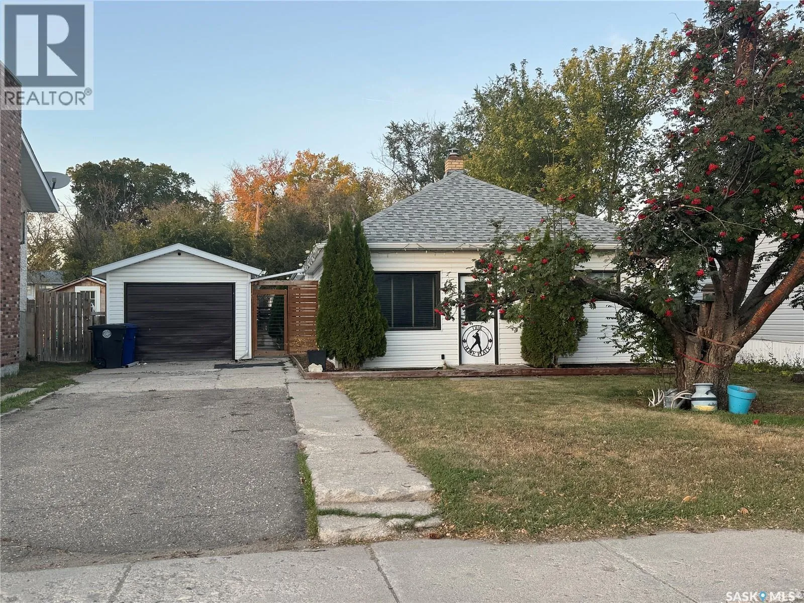 House for rent: 307 6th Avenue E, Biggar, Saskatchewan S0K 0M0