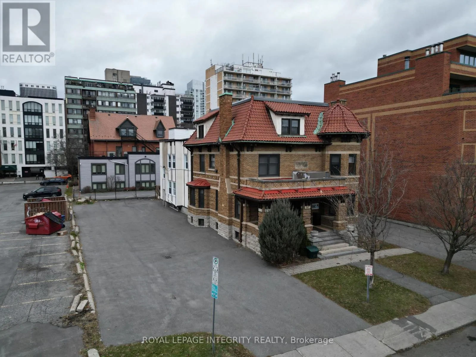 Offices for rent: 307 Gilmour Street, Ottawa, Ontario K2P 0P7