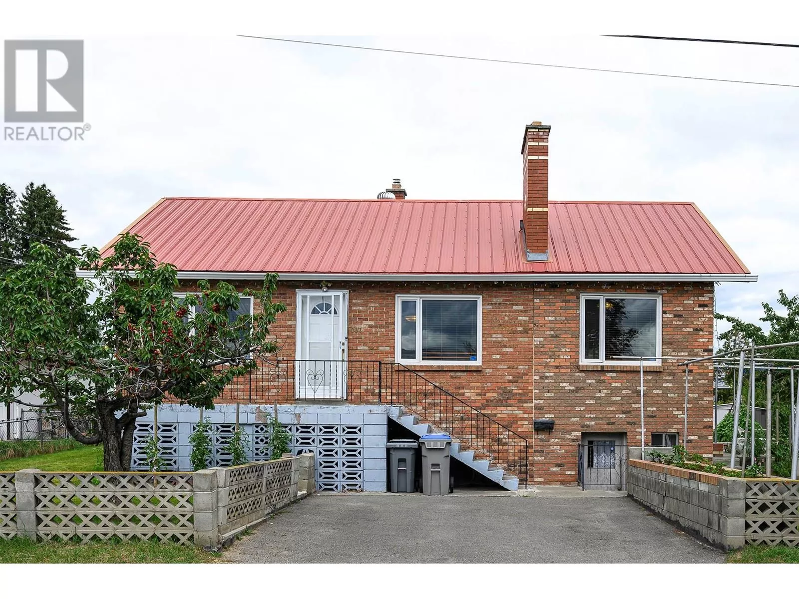 House for rent: 307 Holly Avenue, Kamloops, British Columbia V2B 1M2