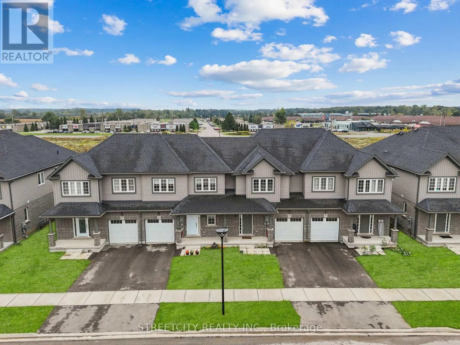 Row / Townhouse for rent: 307 Kennington Way, London South, Ontario N6L 0H4