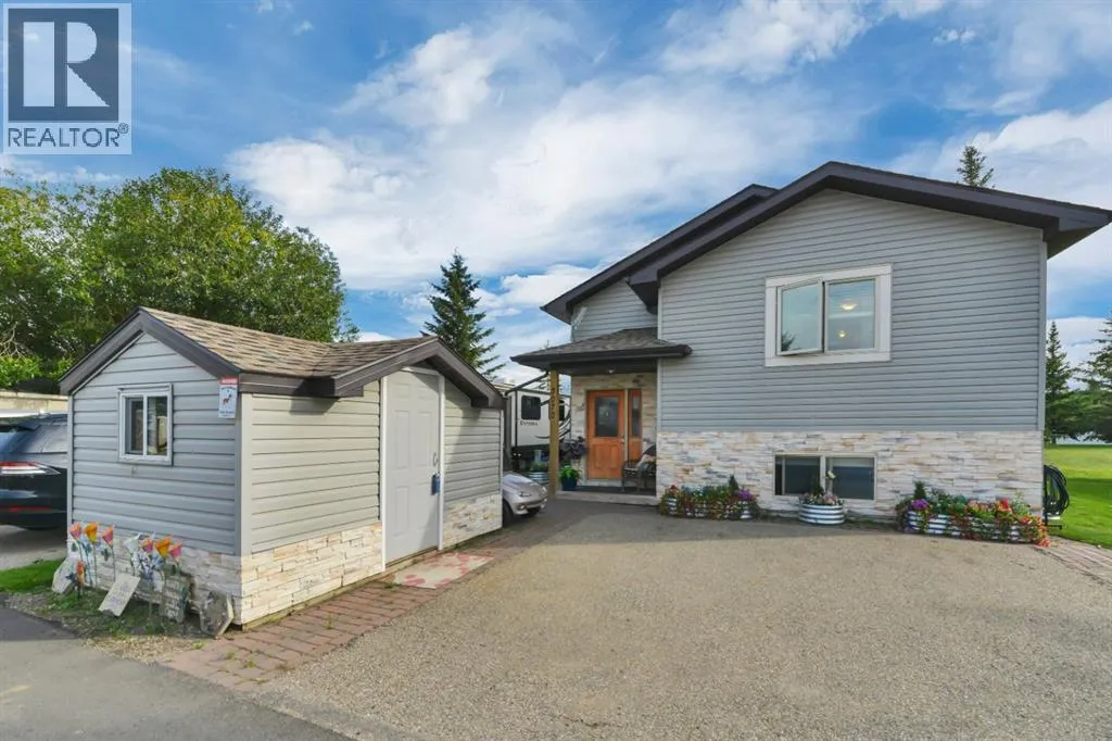 House for rent: 3070, 25074 South Pine Lake Road, Rural Red Deer County, Alberta T0M 1S0