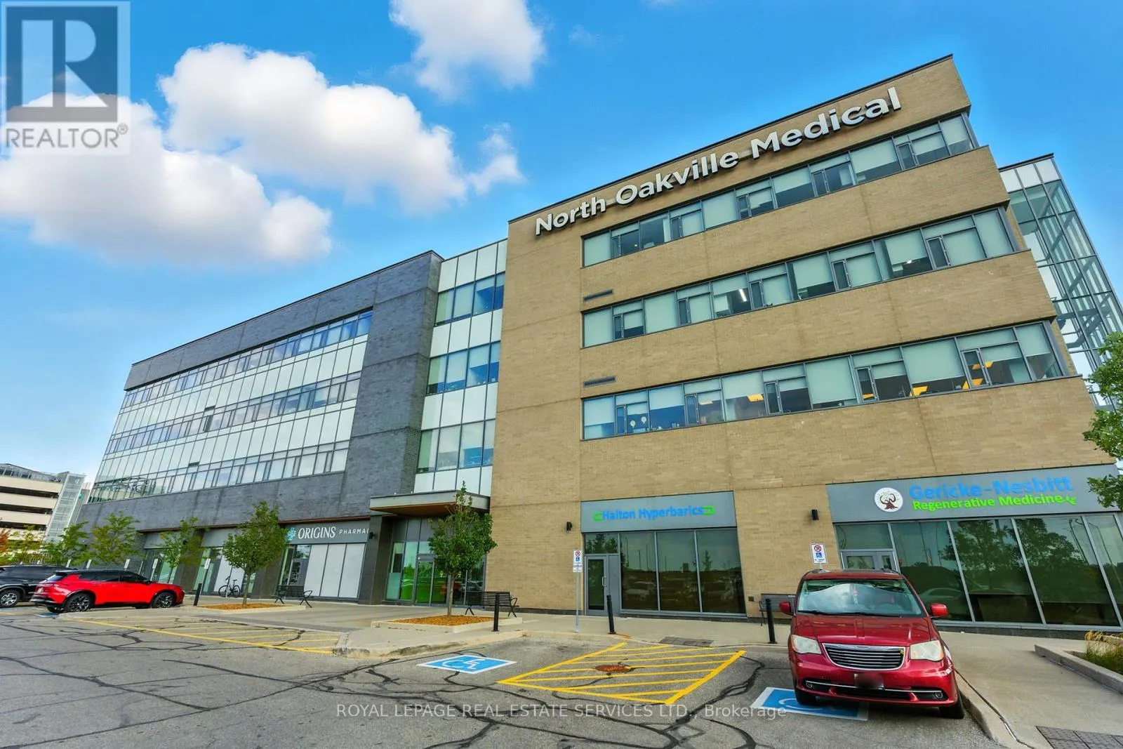 Offices for rent: 3075 Hospital Gate, Oakville, Ontario L6M 1M1