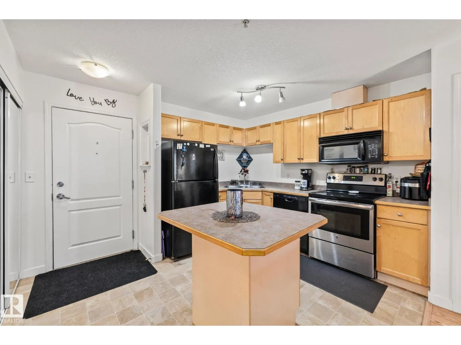 Apartment for rent: #308 12550 140 Av Nw, Edmonton, Alberta T5X 6J4