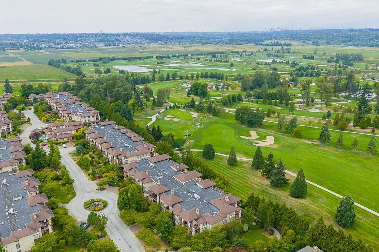 Apartment for rent: 308 16499 64 Avenue, Surrey, British Columbia V3S 6V7