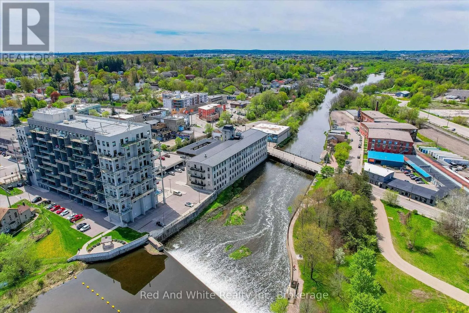 Apartment for rent: 308 - 19 Guelph Avenue, Cambridge, Ontario N3C 1A2