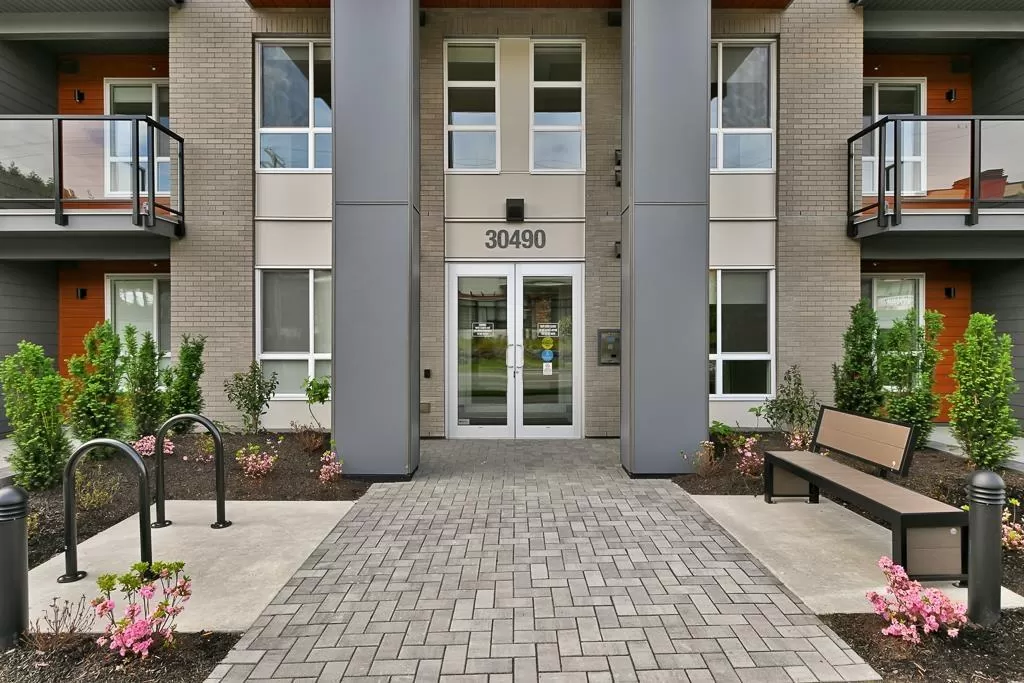 Apartment for rent: 308 30490 Cardinal Avenue, Abbotsford, British Columbia V2T 0C5