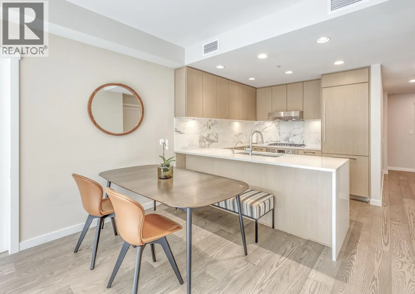 Apartment for rent: 308 3533 Ross Drive, Vancouver, British Columbia V6S 0L3