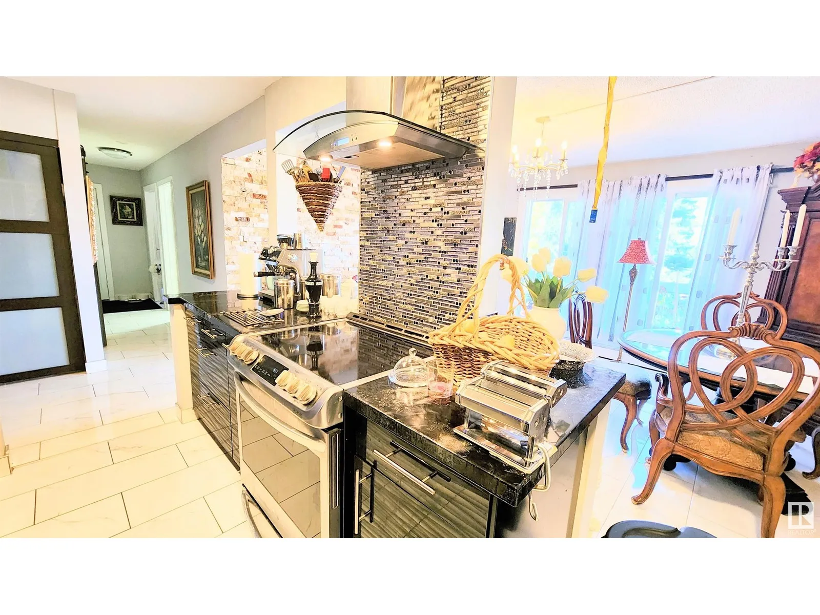 Apartment for rent: #308 3720 118 Av Nw, Edmonton, Alberta T5M 0Z6