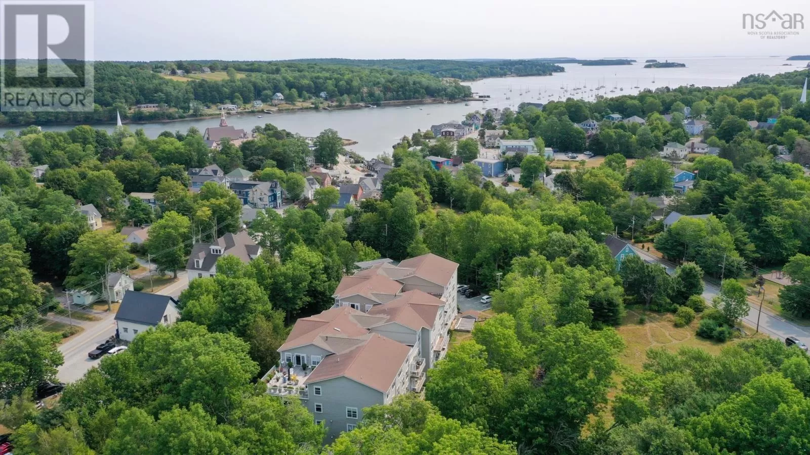 Apartment for rent: 308 476 Main Street, Mahone Bay, Nova Scotia B0J 2E0