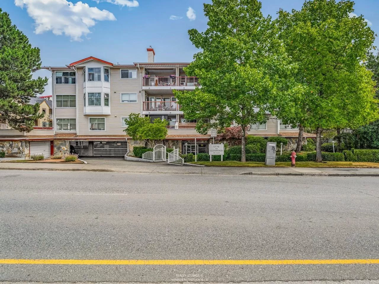 Apartment for rent: 308 5776 200 Street, Langley, British Columbia V3A 1M8