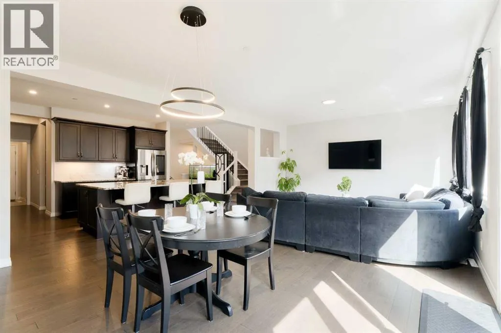 House for rent: 308 Lucas Way Nw, Calgary, Alberta T3P 0R5