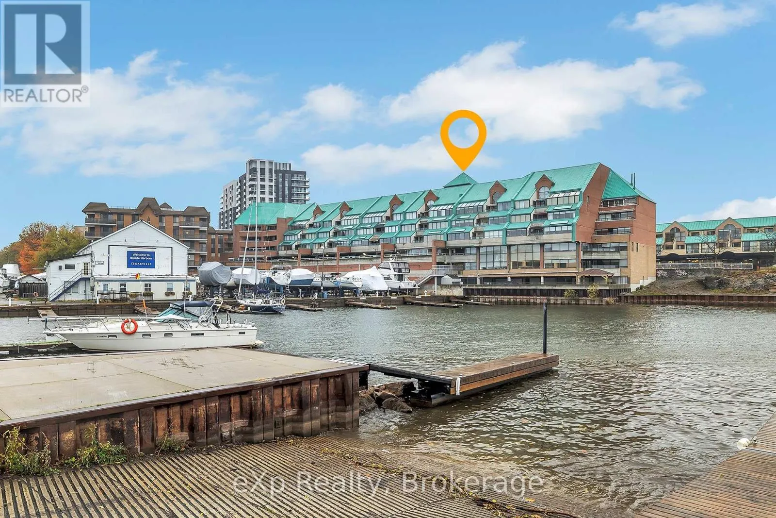 Apartment for rent: 309 - 100 Bronte Road, Oakville, Ontario L6L 6L5