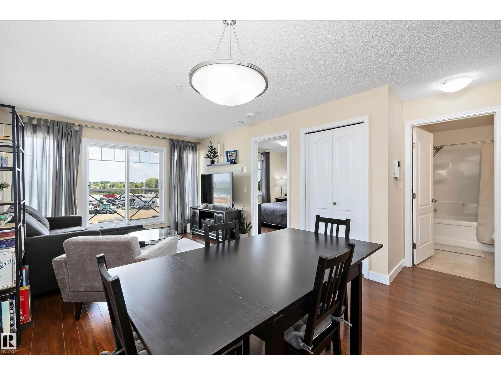 Apartment for rent: #309 12650 142 Av Nw, Edmonton, Alberta T5X 0J4