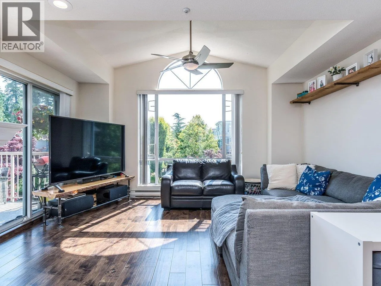 Apartment for rent: 309 19122 122 Avenue, Pitt Meadows, British Columbia V3Y 2N7