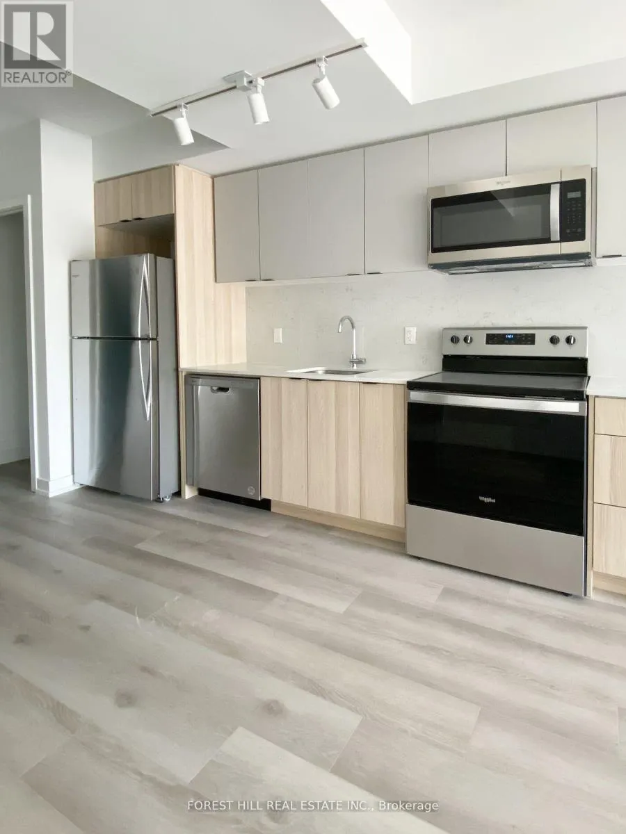 Other for rent: 309 - 2000 Bathurst Street, Toronto, Ontario M5P 0A7