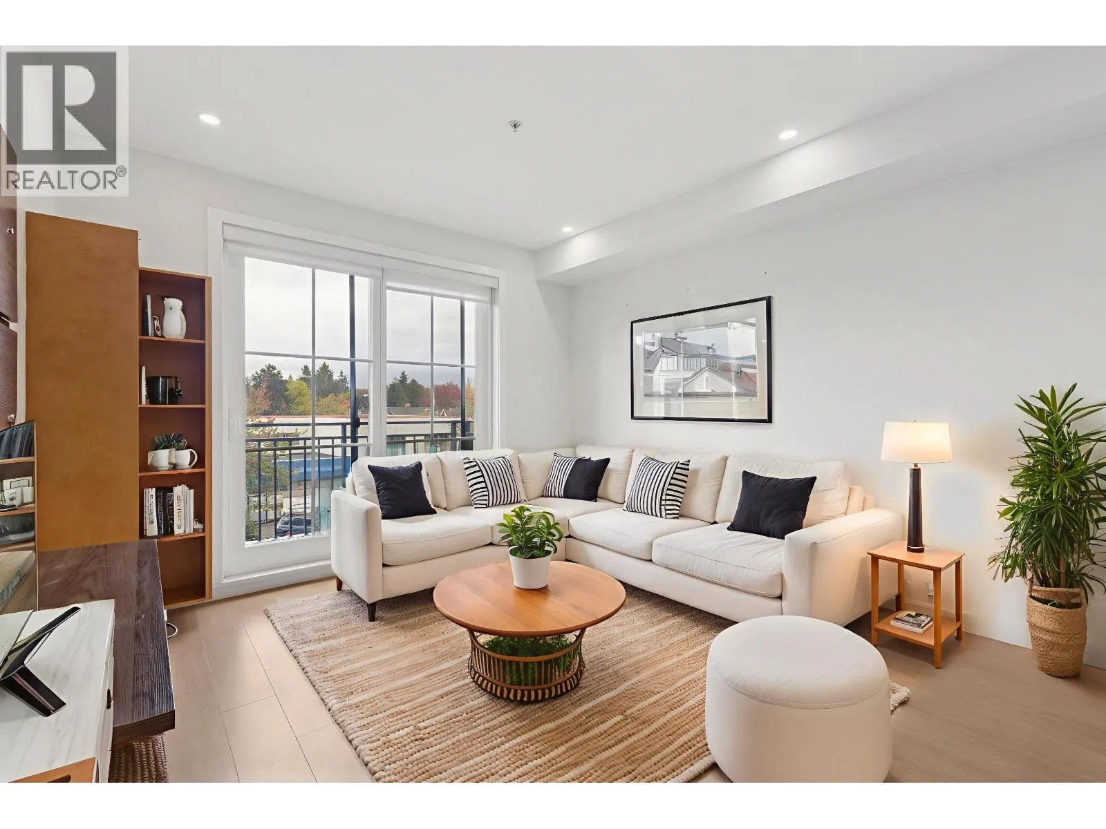 Apartment for rent: 309 2528 Collingwood Street, Vancouver, British Columbia V6R 0C1