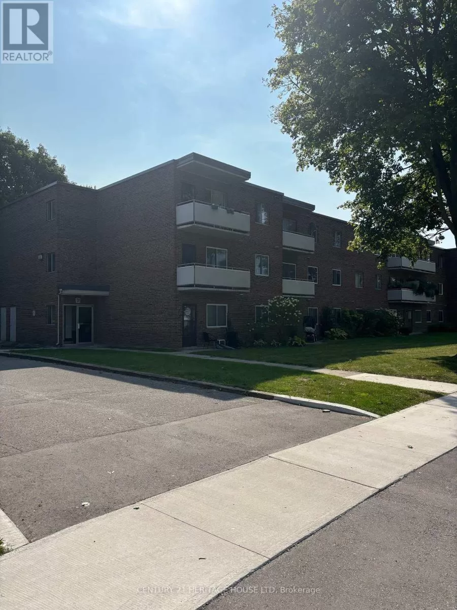 Apartment for rent: 309 - 31 Parkside Drive, St. Thomas, Ontario N5R 3V1