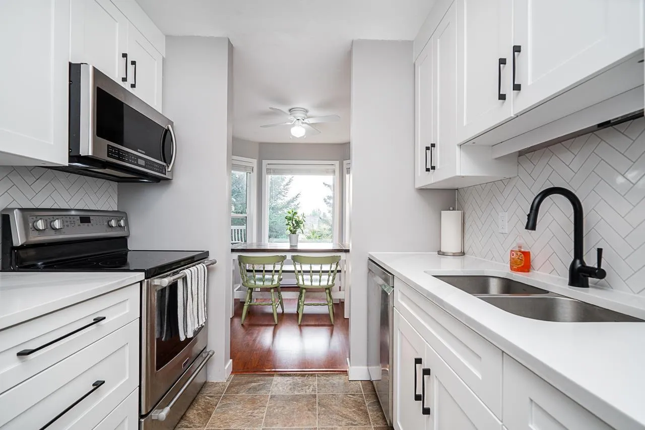 Apartment for rent: 309 45222 Watson Road|garrison Crossing, Chilliwack, British Columbia V2R 3J4