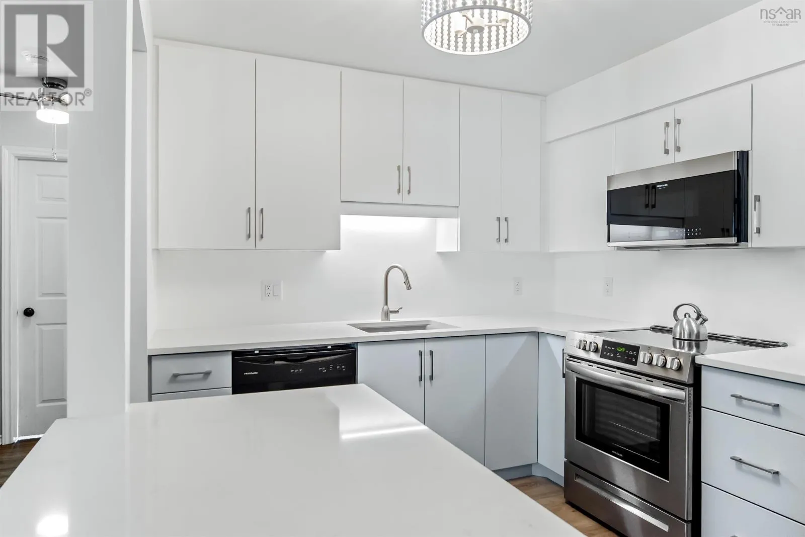 Apartment for rent: 309 87 Kearney Lake Road, Halifax, Nova Scotia B3M 4H1