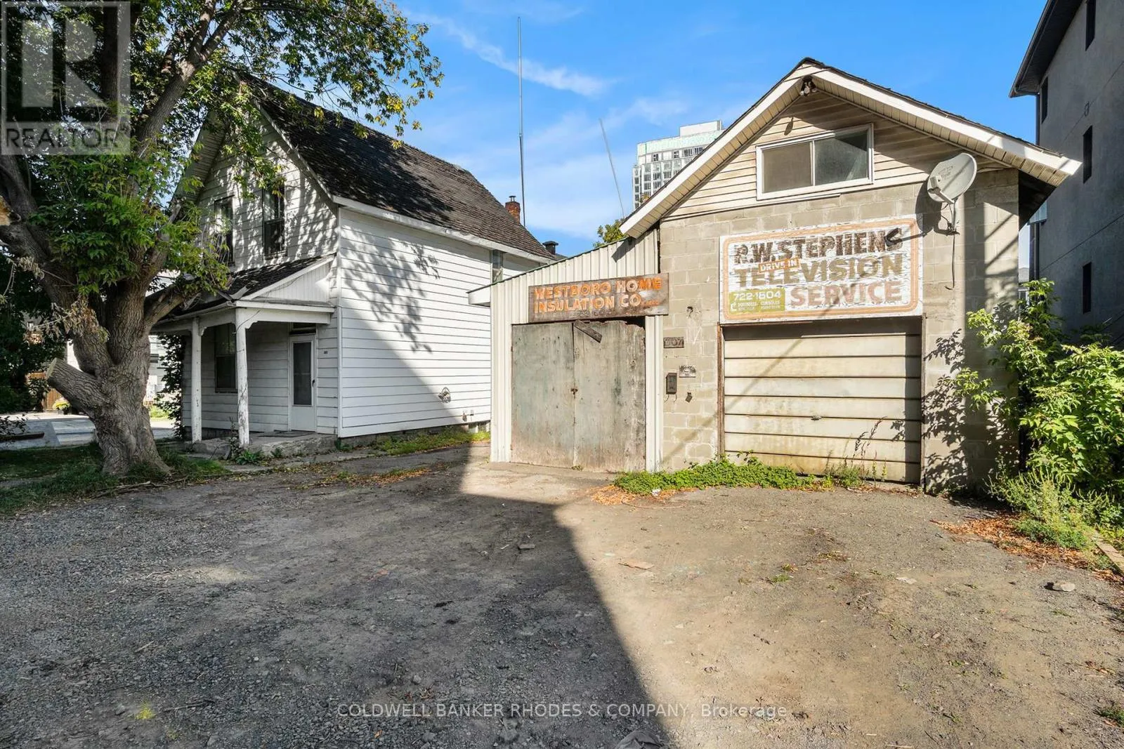 Fourplex for rent: 309 Picton Avenue, Ottawa, Ontario K1Z 6V4