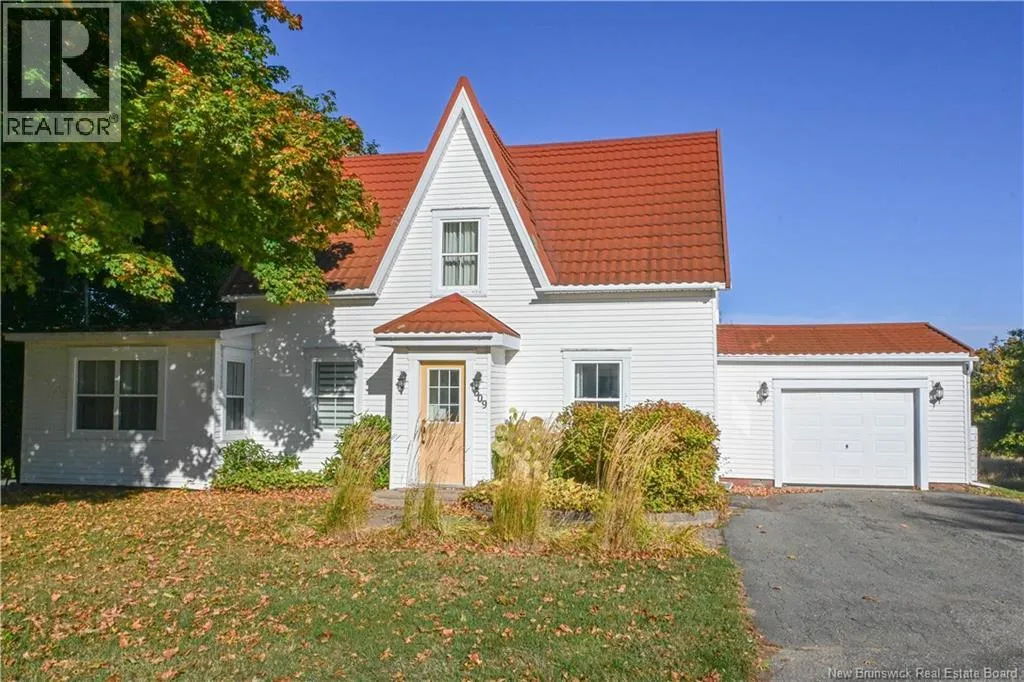 House for rent: 309 Saint-pierre O Boulevard, Caraquet, New Brunswick E1W 1A3