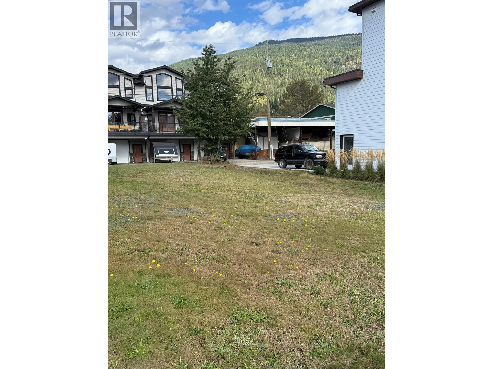 Other for rent: 309 Taylor Street, Revelstoke, British Columbia V0E 2S0