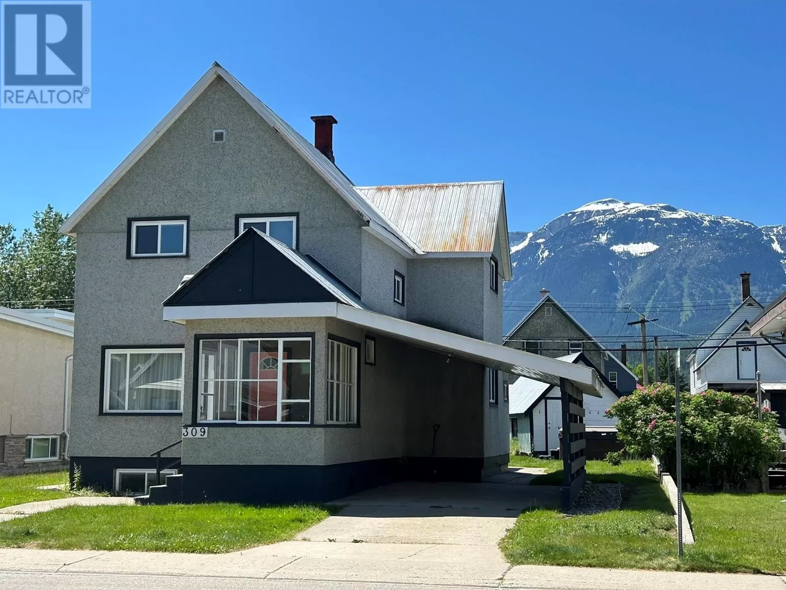 House for rent: 309 Third Street E, Revelstoke, British Columbia V0E 2S0