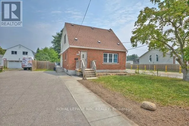 House for rent: 3090 Dorchester Road, Niagara Falls, Ontario L2J 2Z7