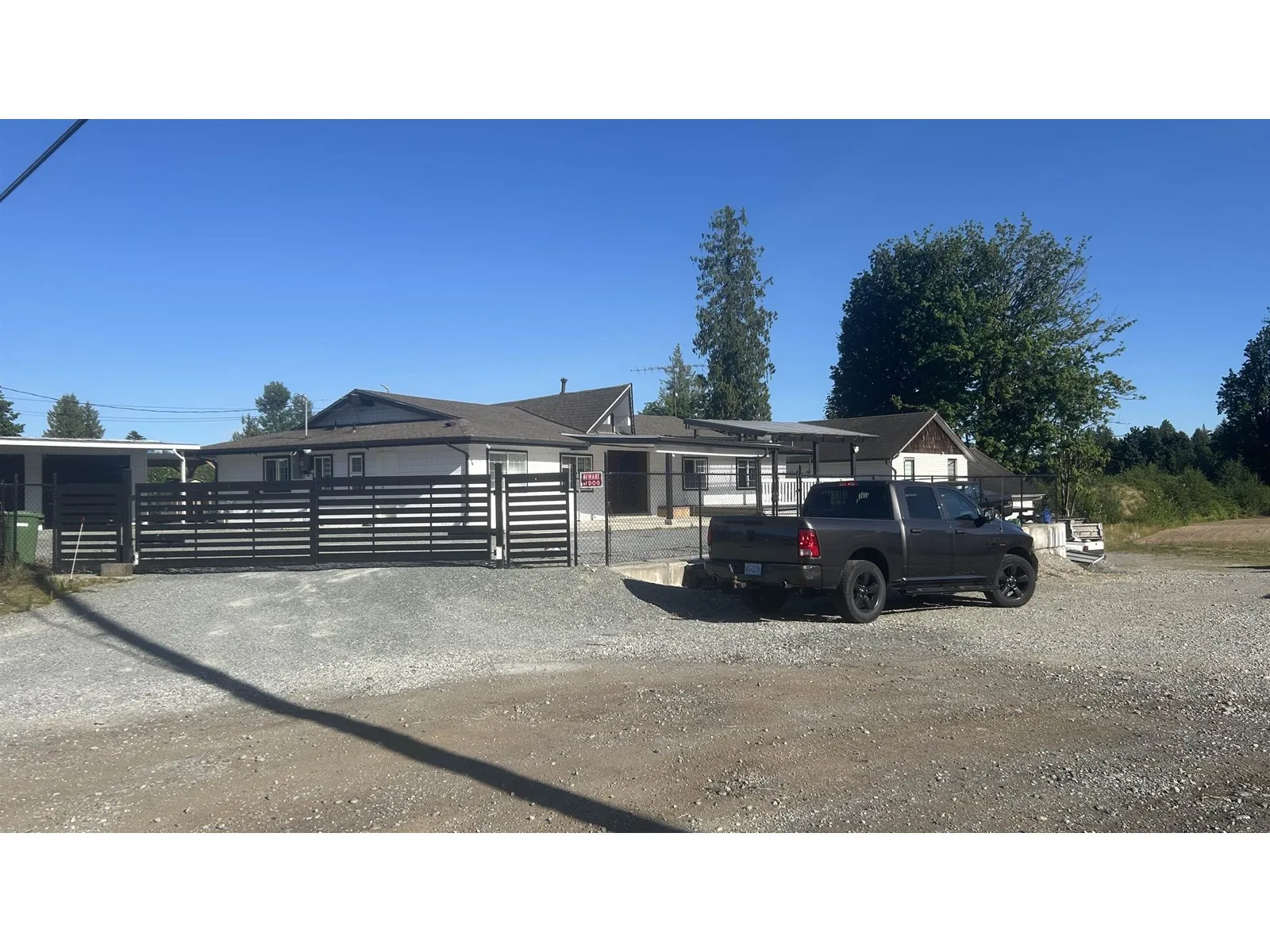 House for rent: 30952 Harris Road Road, Abbotsford, British Columbia V4X 1W2