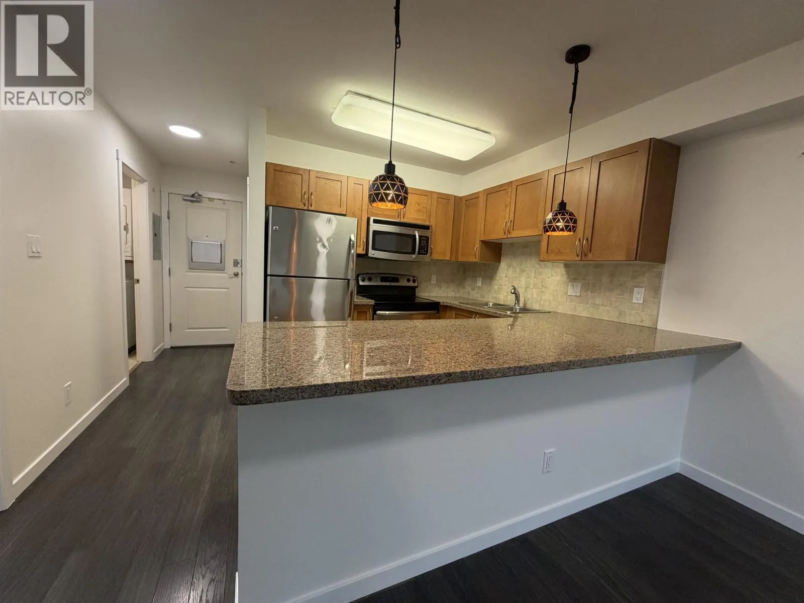 Apartment for rent: 30x 2373 Atkins Avenue, Coquitlam, British Columbia V3C 1Y7