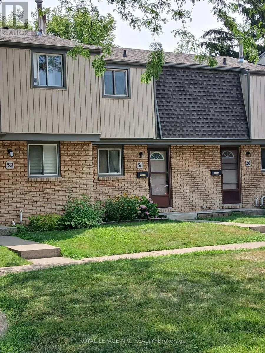 Row / Townhouse for rent: 31 - 302 Vine Street, St. Catharines, Ontario L2M 7M6