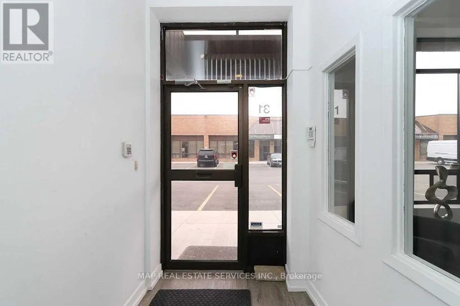 31 - 775 Pacific Road, Oakville, Ontario L6L 6M4