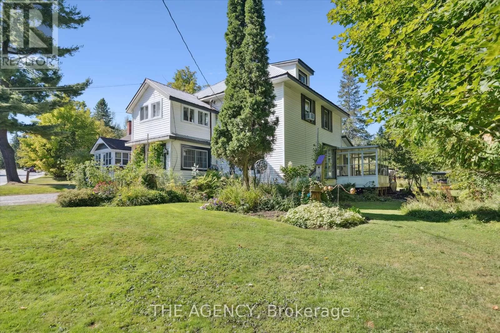 Duplex for rent: 31 Brunel Road, Huntsville, Ontario P1H 1P4