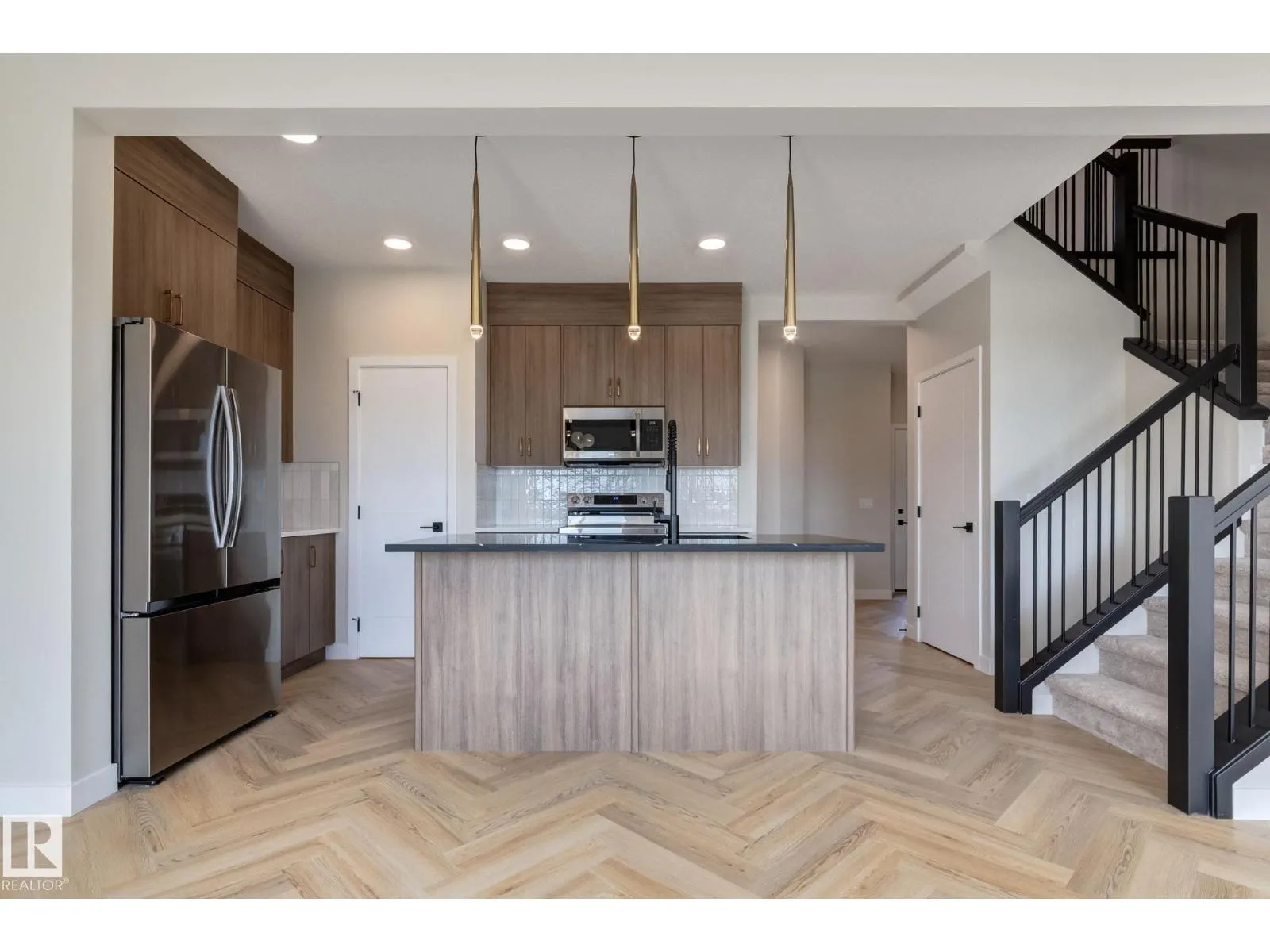 Duplex for rent: 31 Chartres Cl, St. Albert, Alberta T8T 2C9