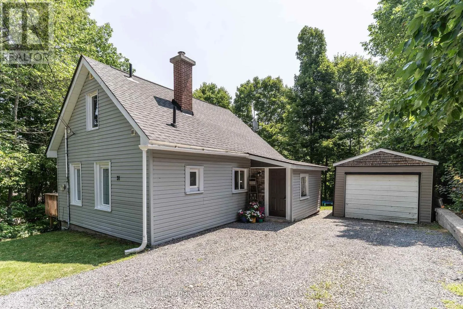 House for rent: 31 Florence Street W, Huntsville, Ontario P1H 1V4