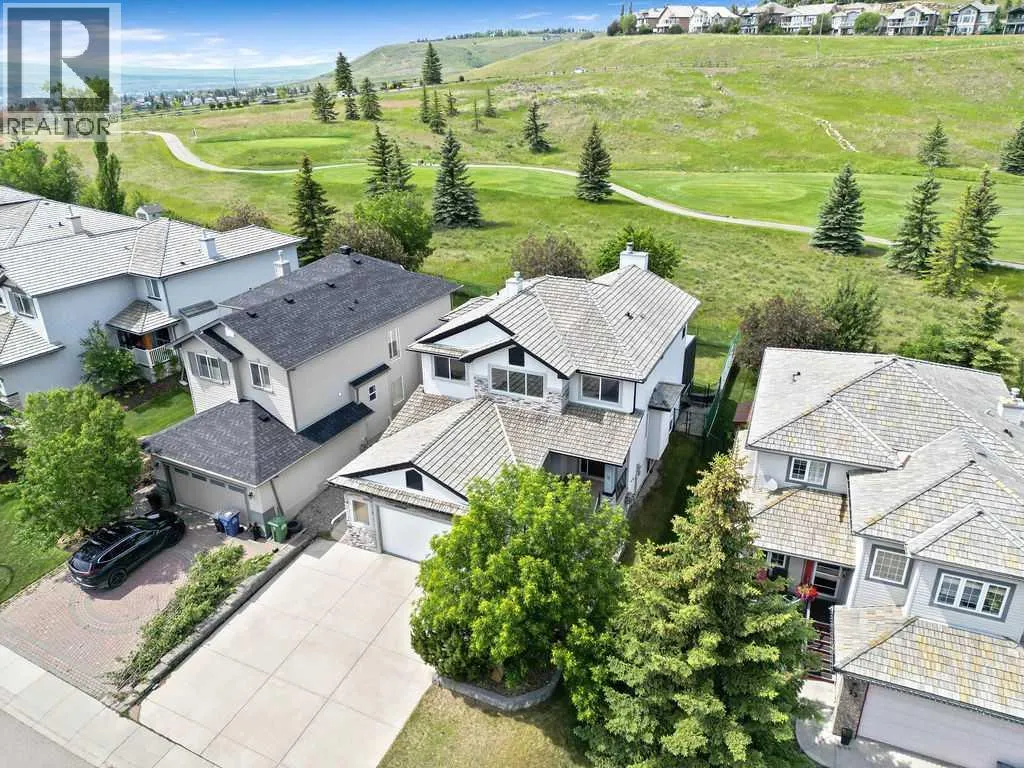 House for rent: 31 Gleneagles Terrace, Cochrane, Alberta T4C 1W4