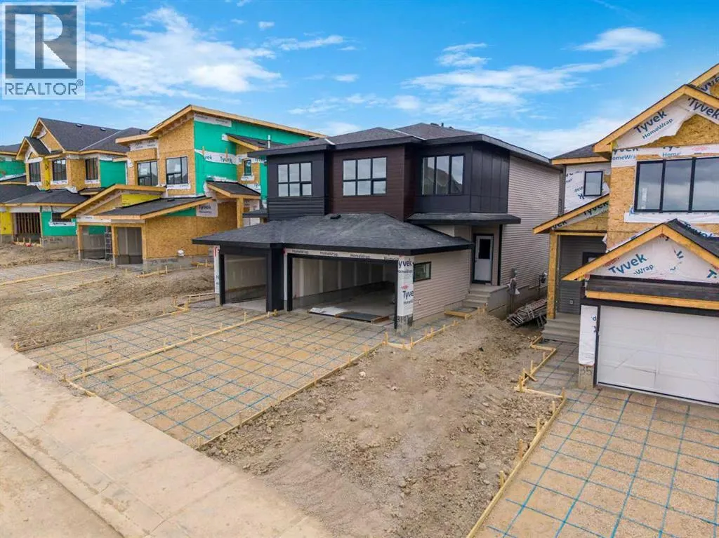 Duplex for rent: 31 Heritage Heath, Cochrane, Alberta T4C 3L3