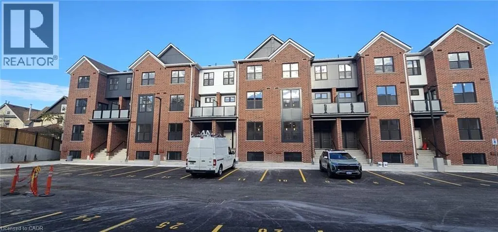 Row / Townhouse for rent: 31 Mill Street Unit# 17, Kitchener, Ontario N2G 0G6
