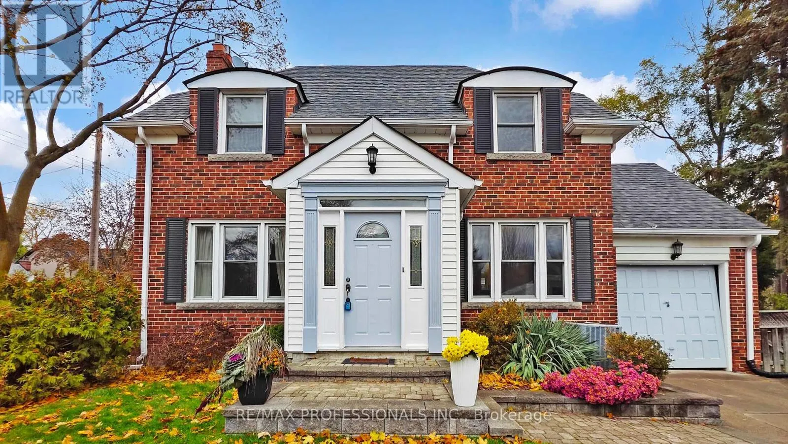 House for rent: 31 Winston Grove, Toronto, Ontario M8Y 2K7