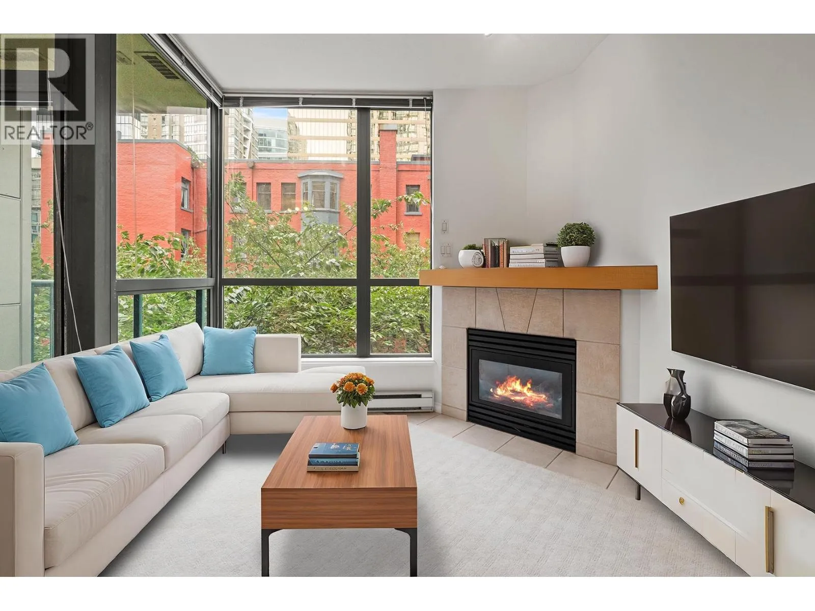 Apartment for rent: 310 1239 W Georgia Street, Vancouver, British Columbia V6E 4R8